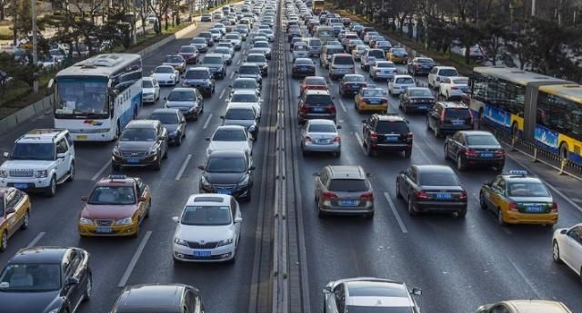 中國汽車保有量上升，智能停車需求增長